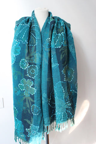 Woolen turquoise scarf